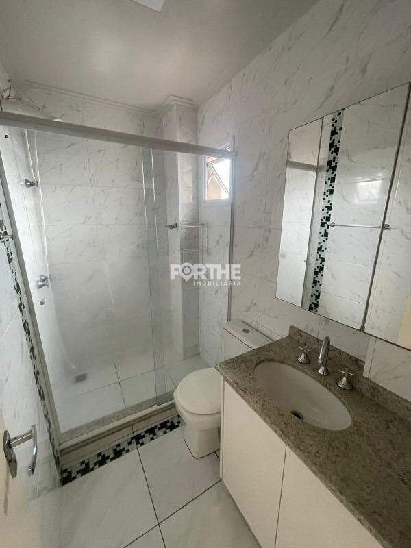 Apartamento à venda no Coqueiral: