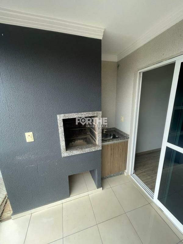 Apartamento à venda no Coqueiral: