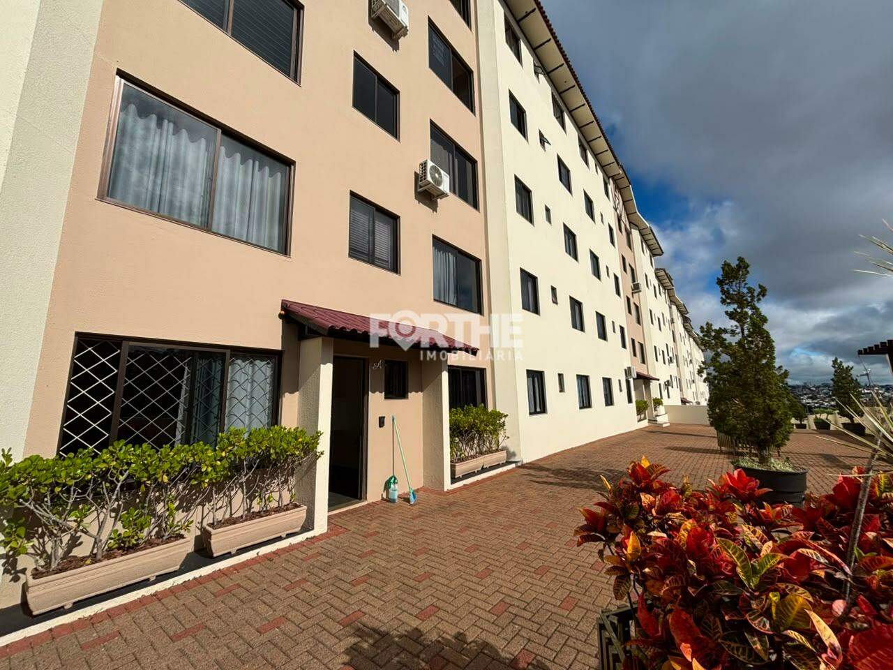 Apartamento para aluguel no Country: 