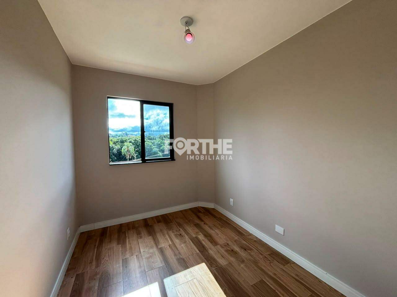 Apartamento para aluguel no Country: 