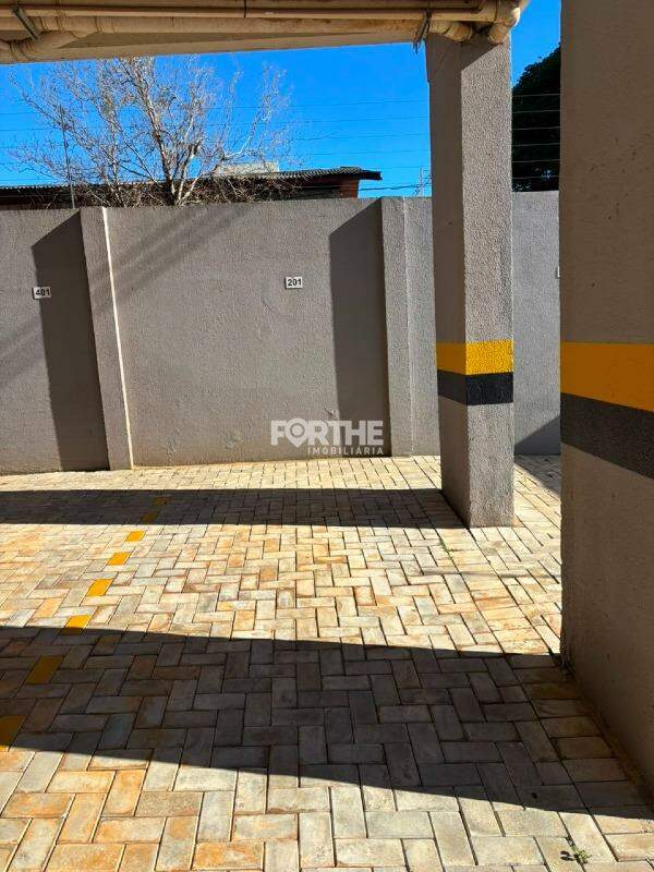 Apartamento para aluguel no São Cristóvão: garagem