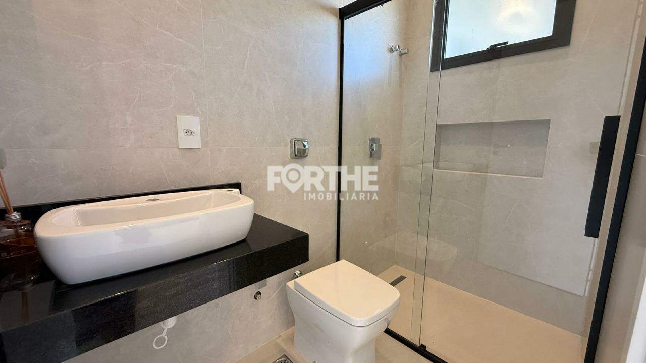 Casa à venda no Paraíso Tropical : Banheiro da 1ª suíte