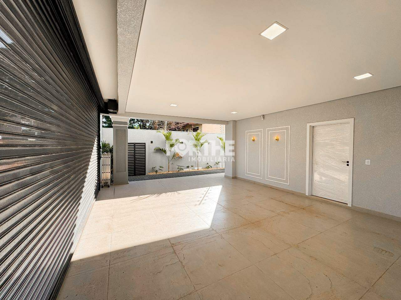 Casa à venda no Centro: Garagem 3 carros