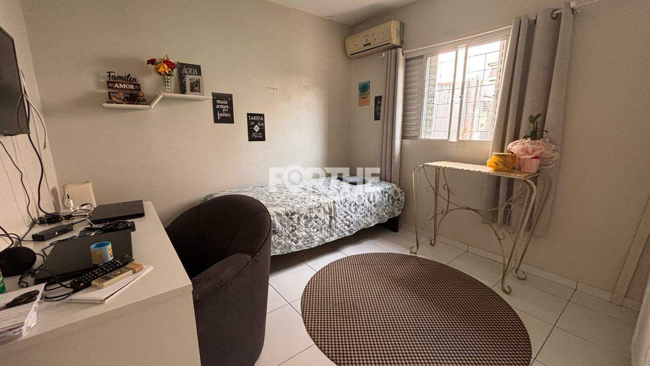 Casa à venda no Recanto Tropical: 