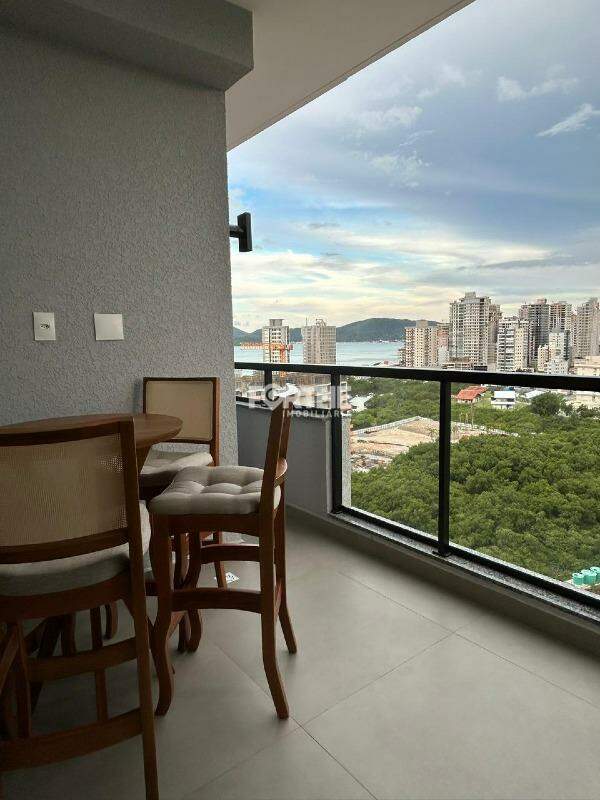 Apartamento à venda no Pereque: 