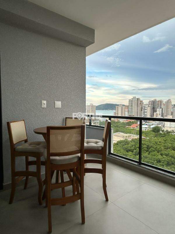 Apartamento à venda no Pereque: 