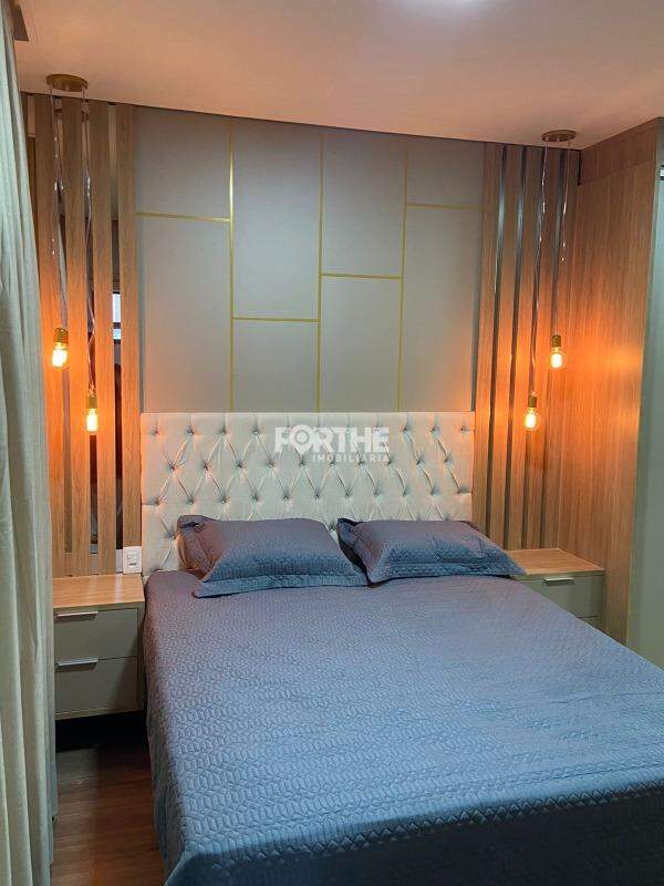 Apartamento à venda no Meia Praia: 