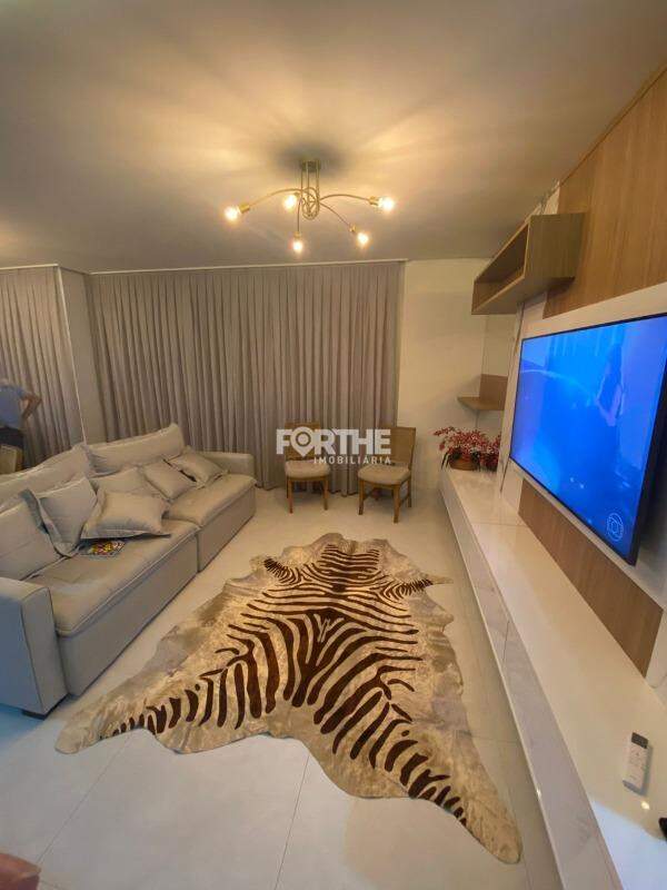 Apartamento à venda no Meia Praia: 
