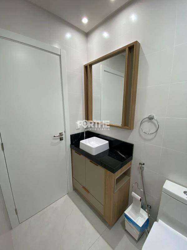 Apartamento à venda no Meia Praia: 