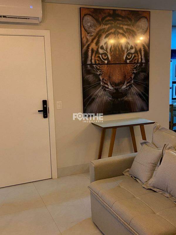 Apartamento à venda no Meia Praia: 