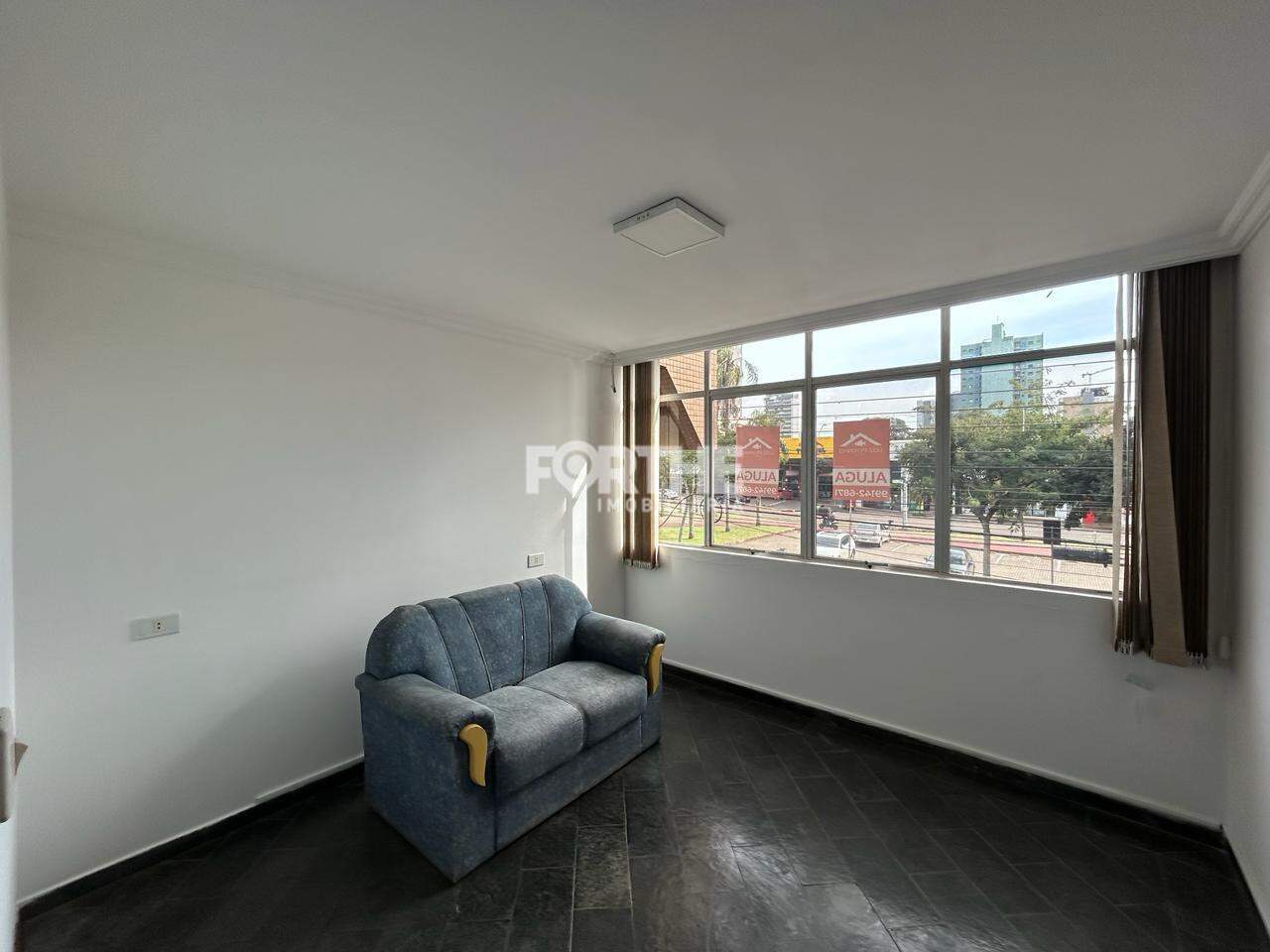 Sala comercial para aluguel no Centro:
