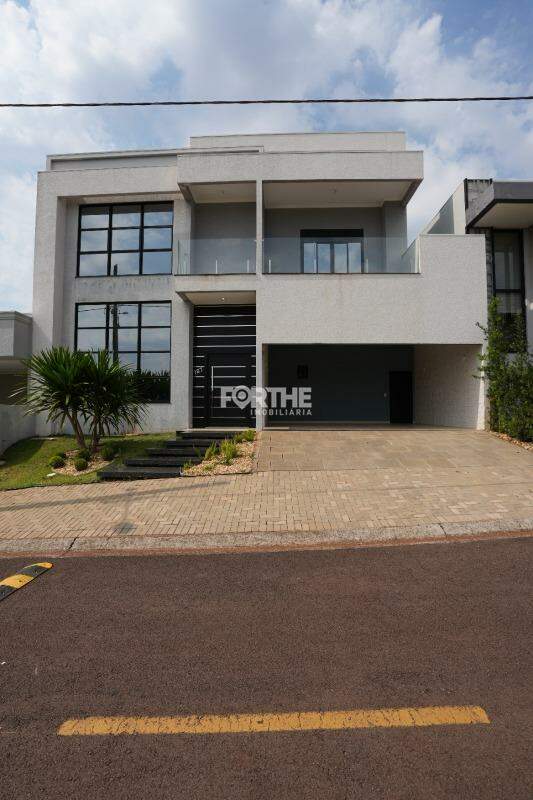 Sobrado em condomínio à venda no FAG: 