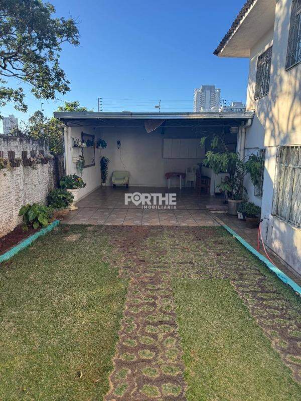 Casa à venda no Centro:
