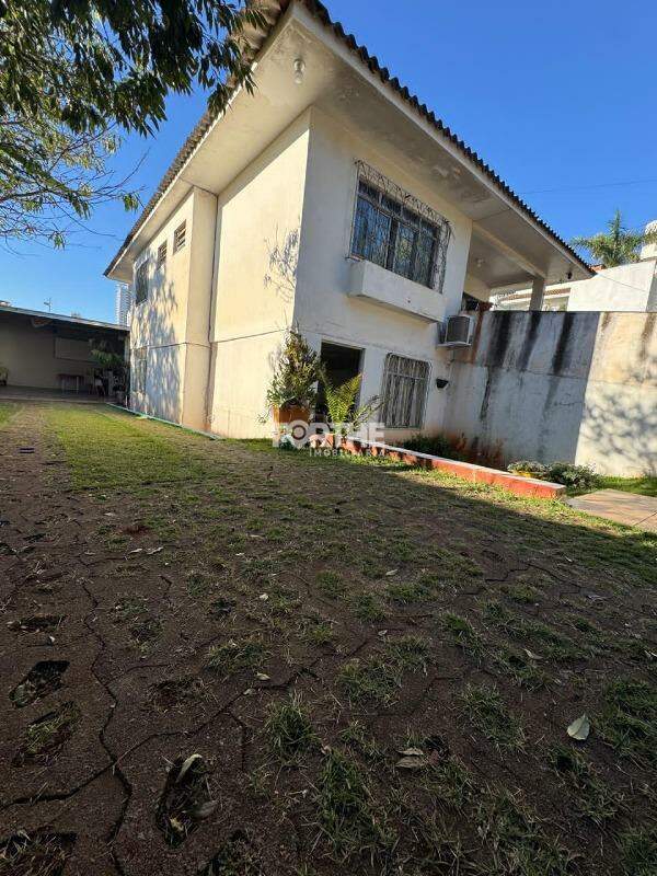 Casa à venda no Centro: 