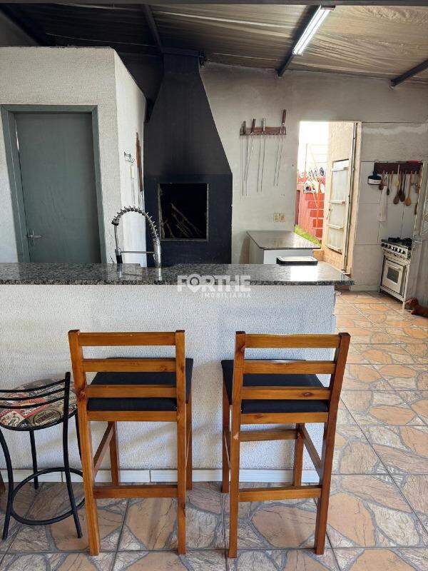 Casa à venda no Centro: 