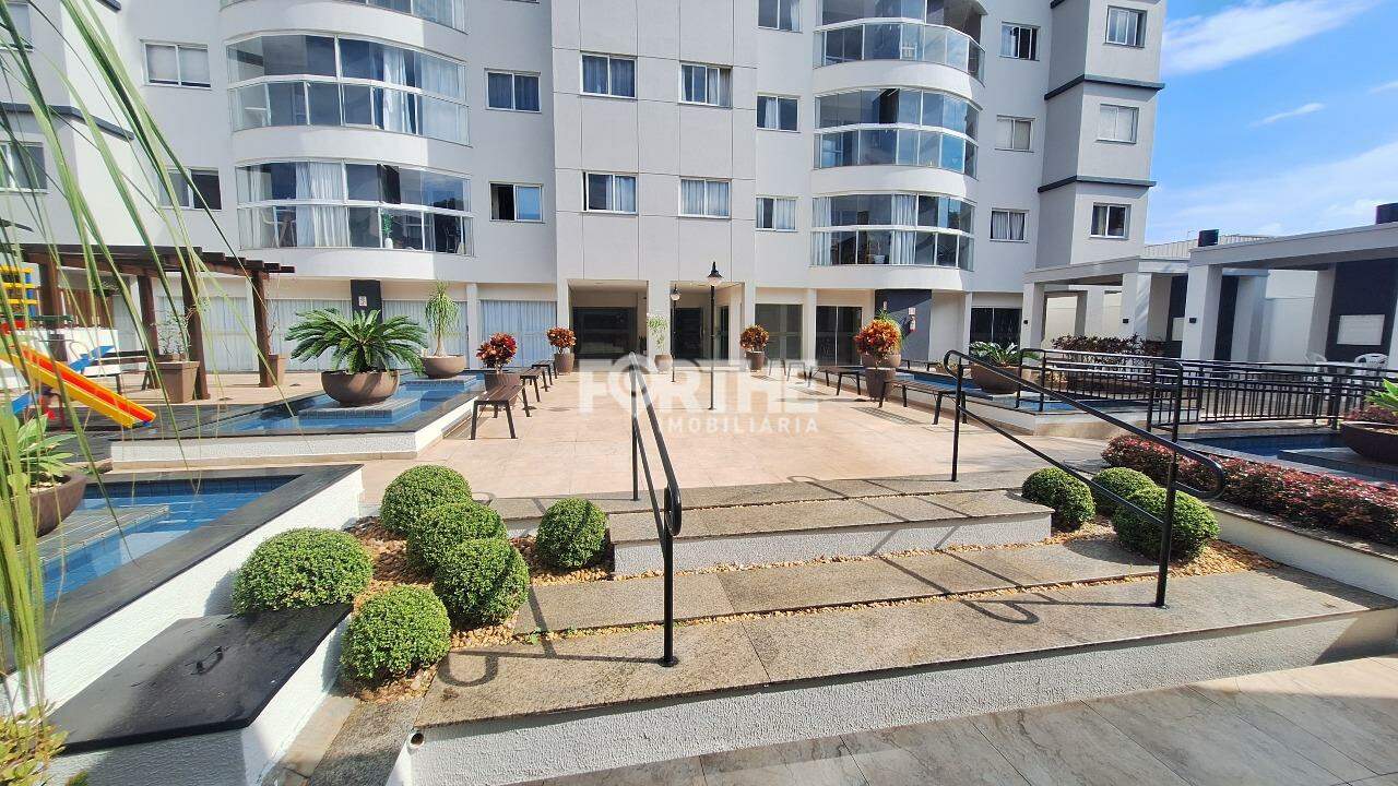 Apartamento à venda no Coqueiral: 