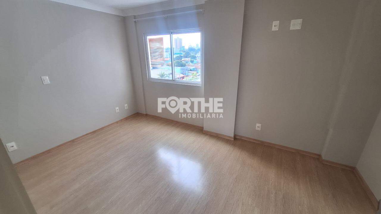 Apartamento à venda no Coqueiral: 