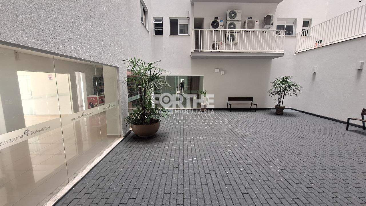 Apartamento à venda no Coqueiral: 