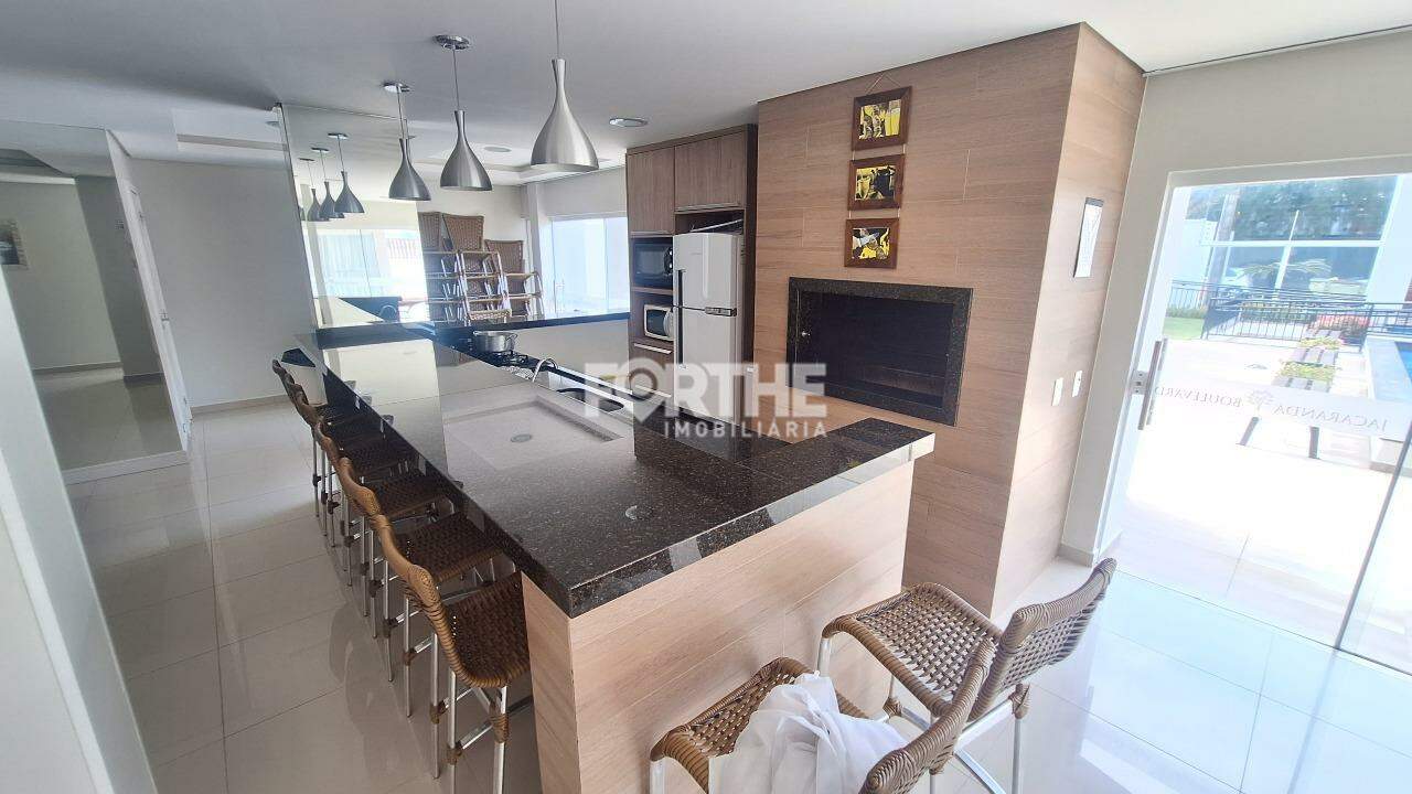 Apartamento à venda no Coqueiral: 