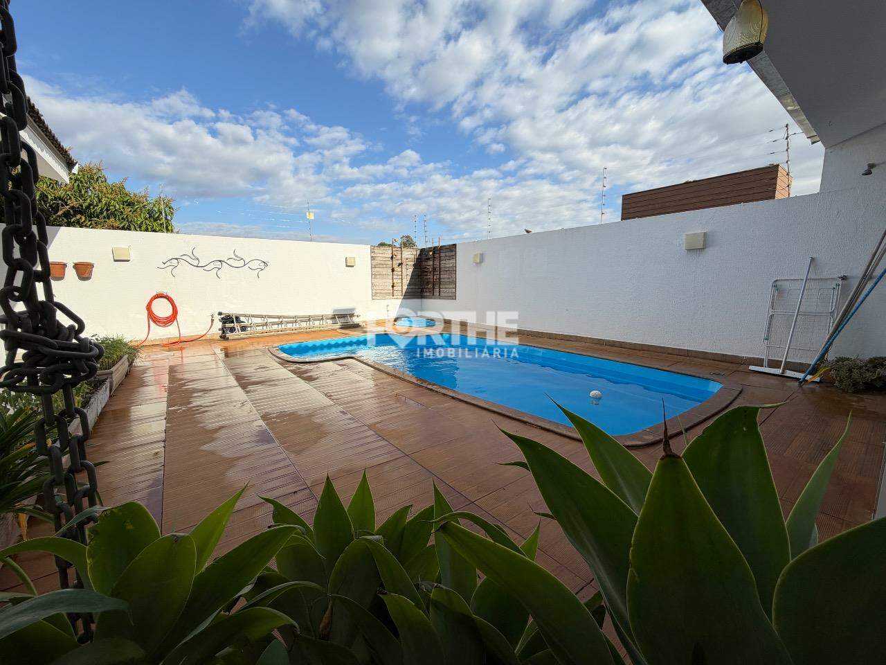 Casa à venda no Recanto Tropical: 