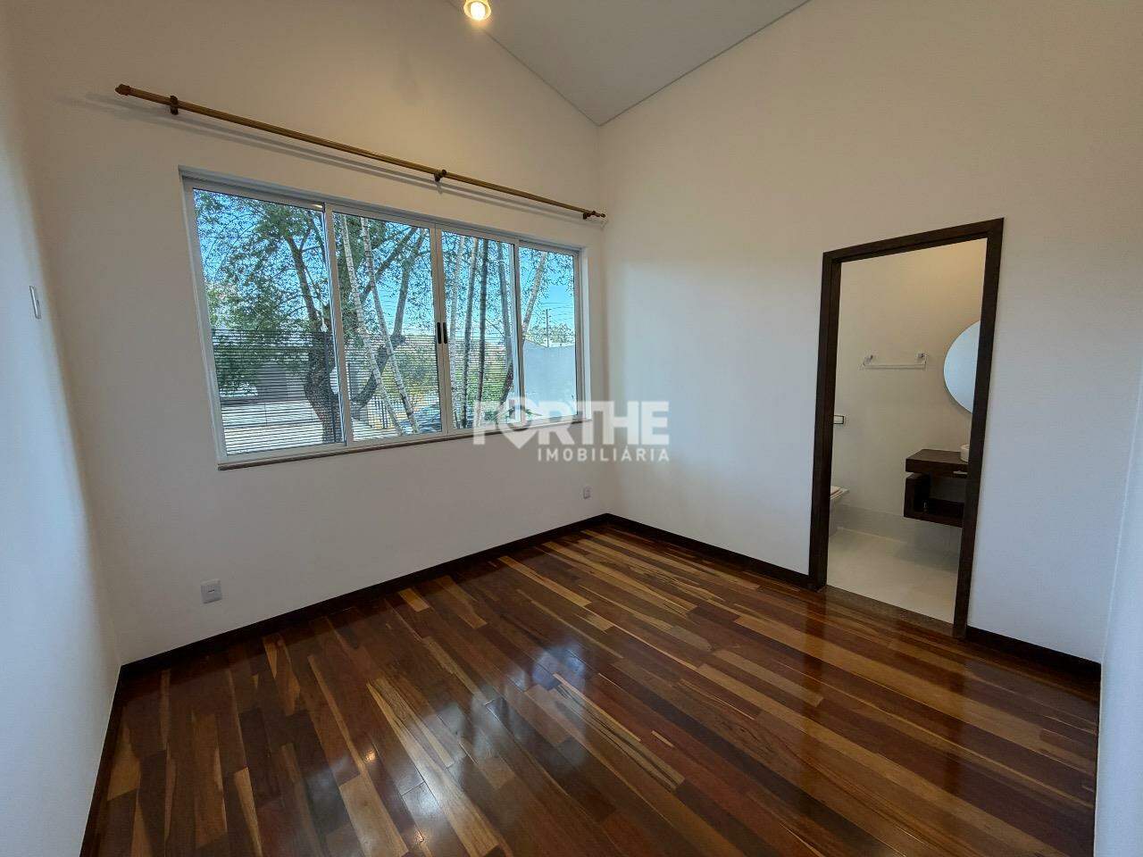 Casa à venda no Recanto Tropical: 