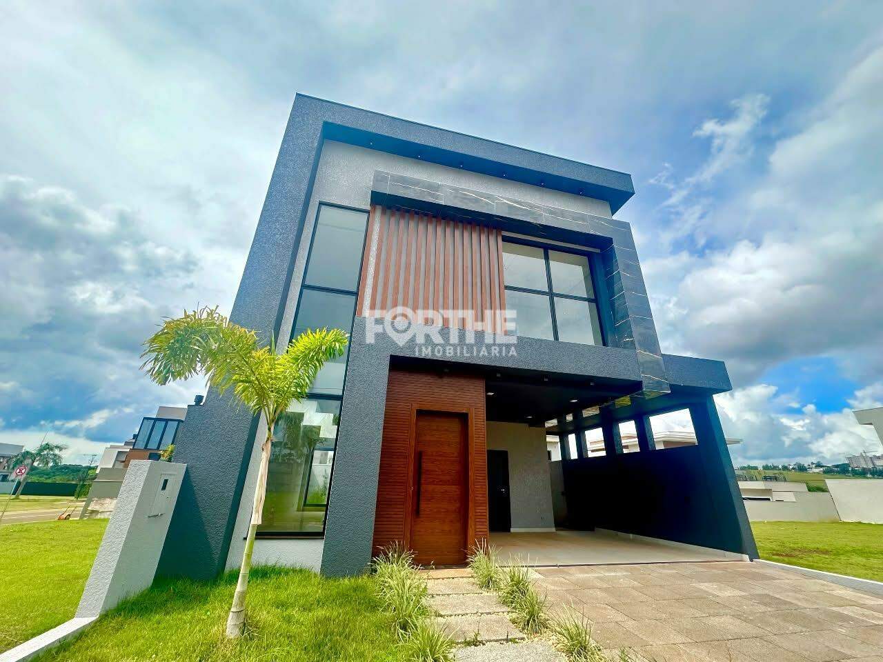 Sobrado em Condomínio 3 Dormitórios Cancelli 205m²