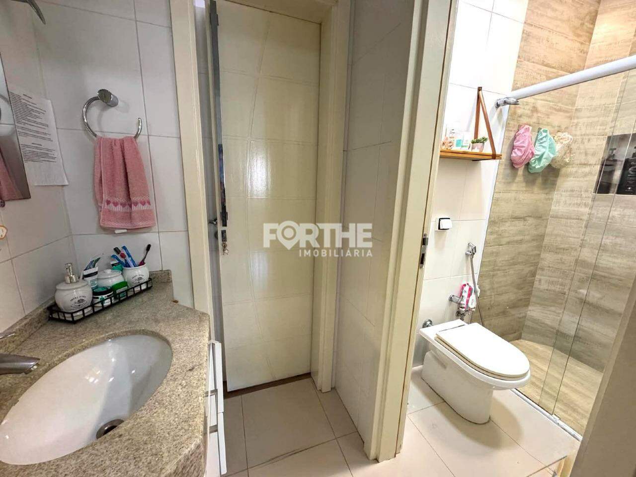 Sobrado em condomínio à venda no Country: 