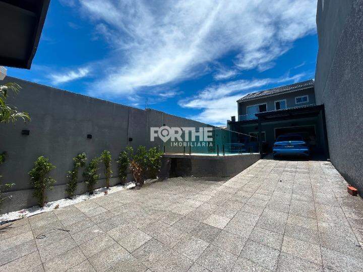 Sobrado 4 Dormitórios Brasília 130m²