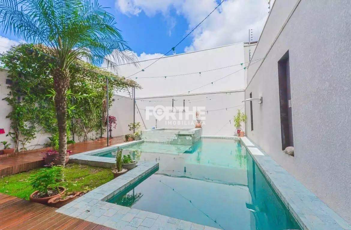 Sobrado à venda no Recanto Tropical: 
