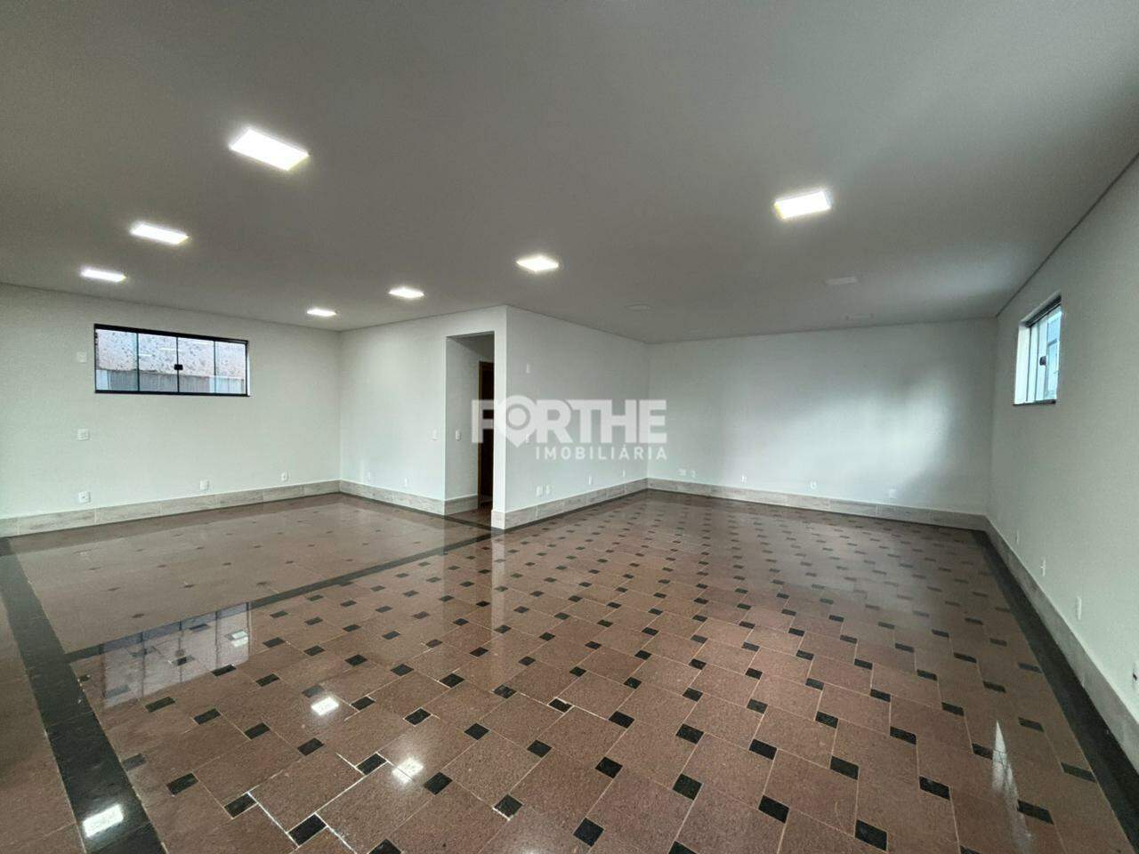 Sala comercial à venda no Santa Felicidade: 