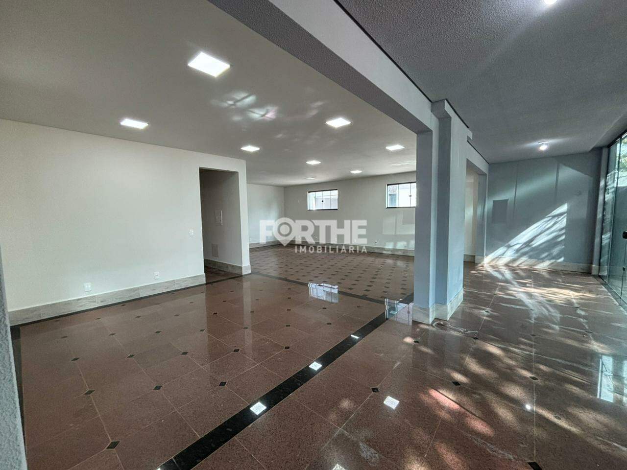 Sala comercial à venda no Santa Felicidade: 