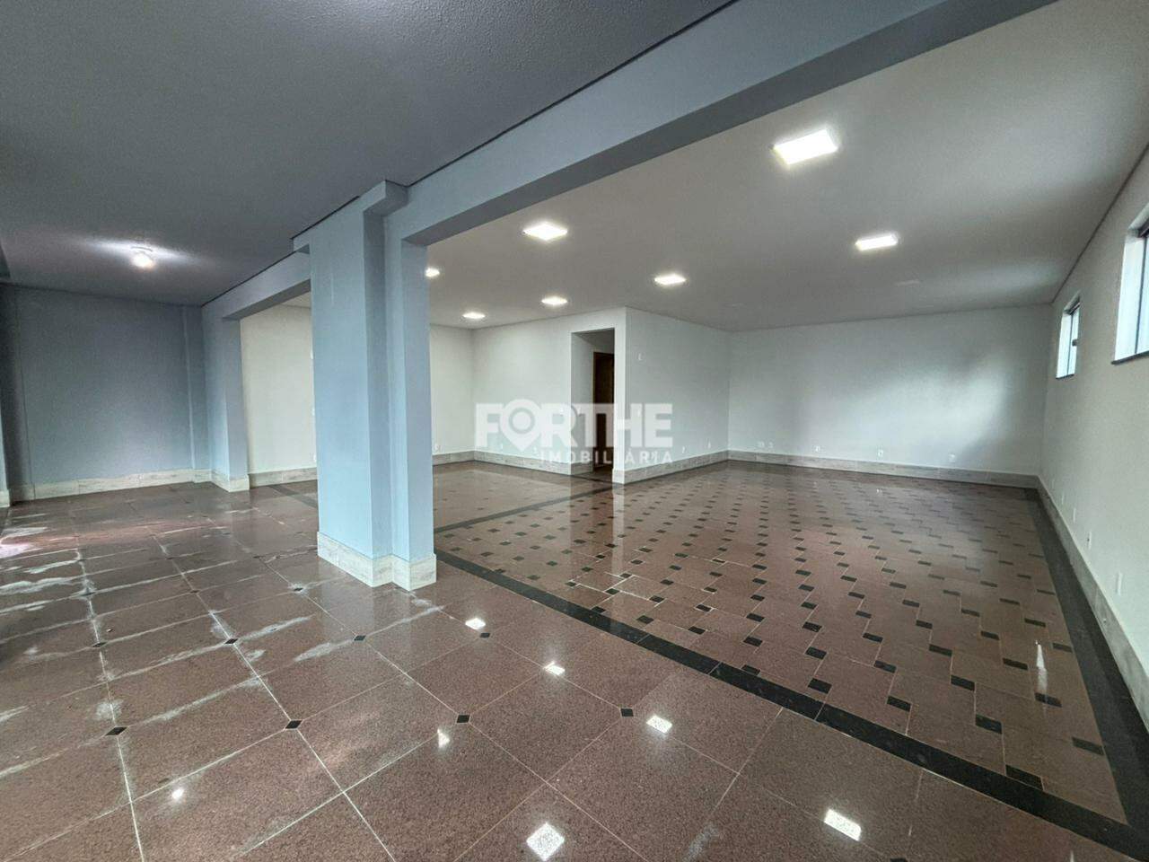Sala comercial à venda no Santa Felicidade: 