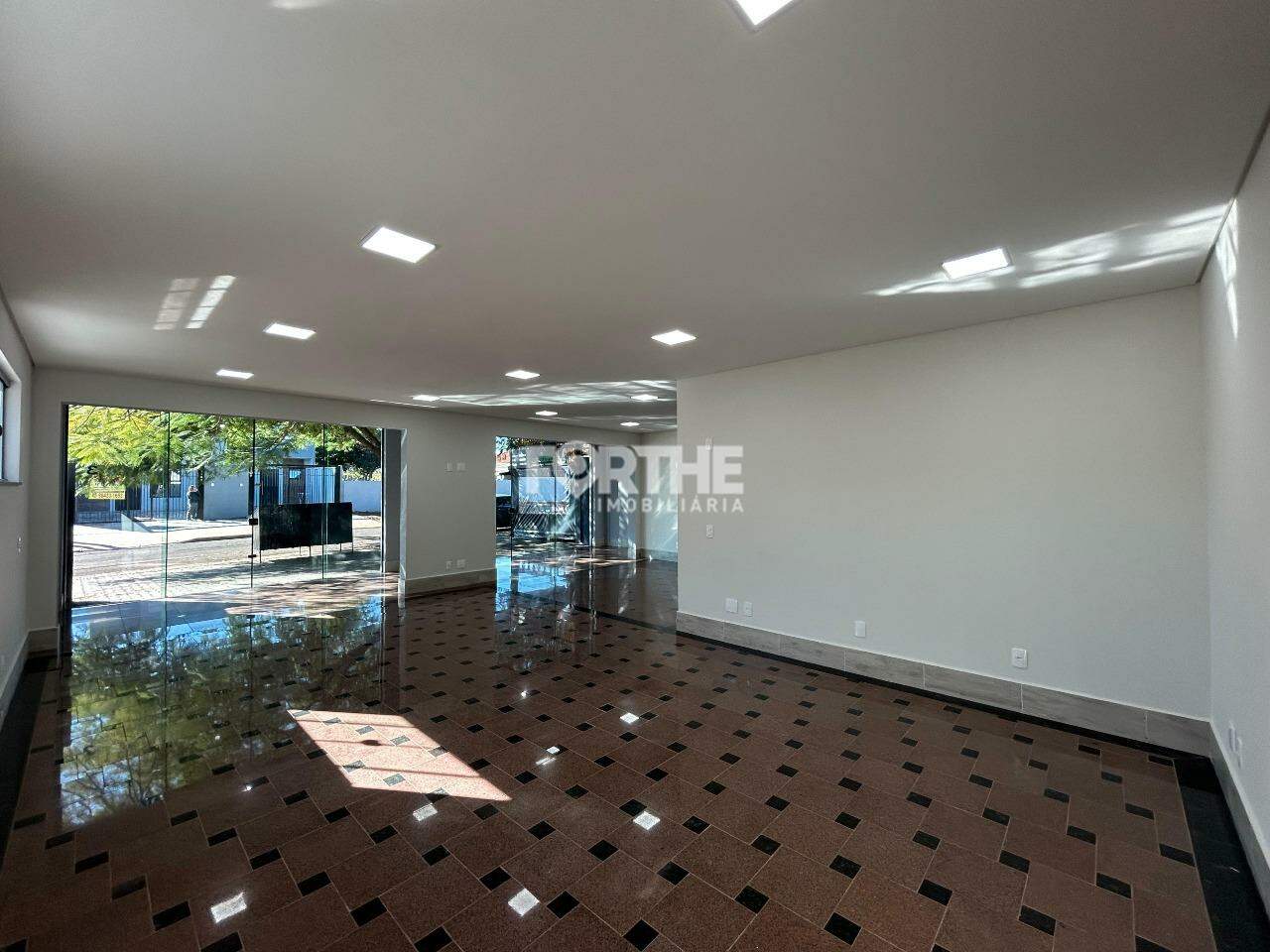 Sala comercial à venda no Santa Felicidade: 