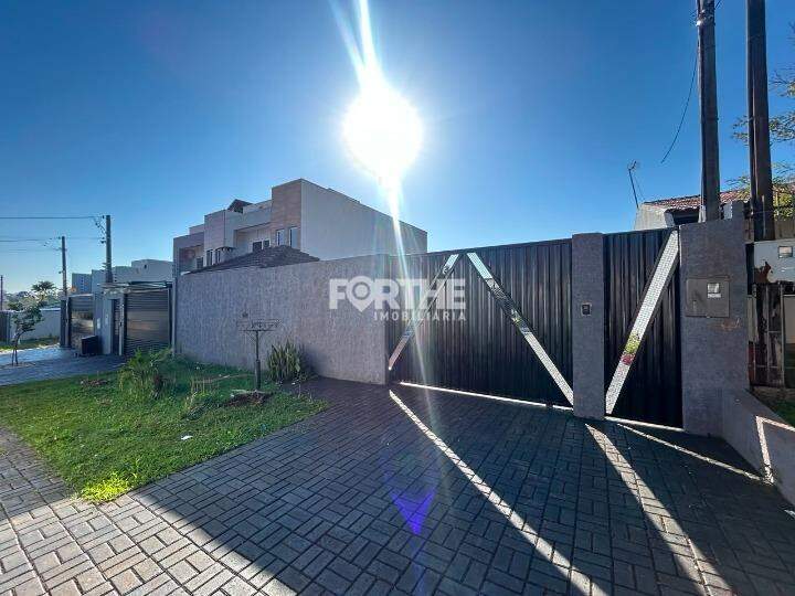Casa 3 Dormitórios Universitário 140m²