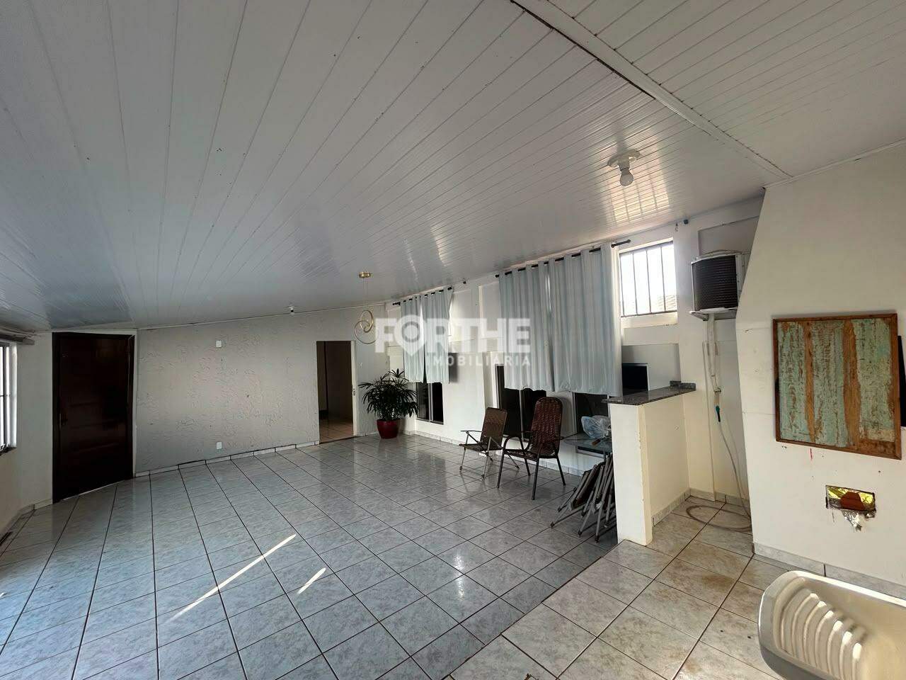 Casa à venda no Universitário: 