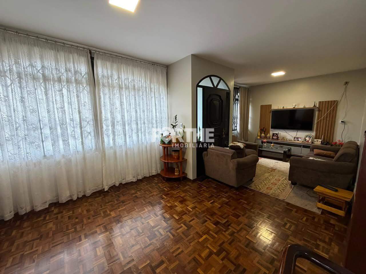 Casa à venda no Recanto Tropical: 