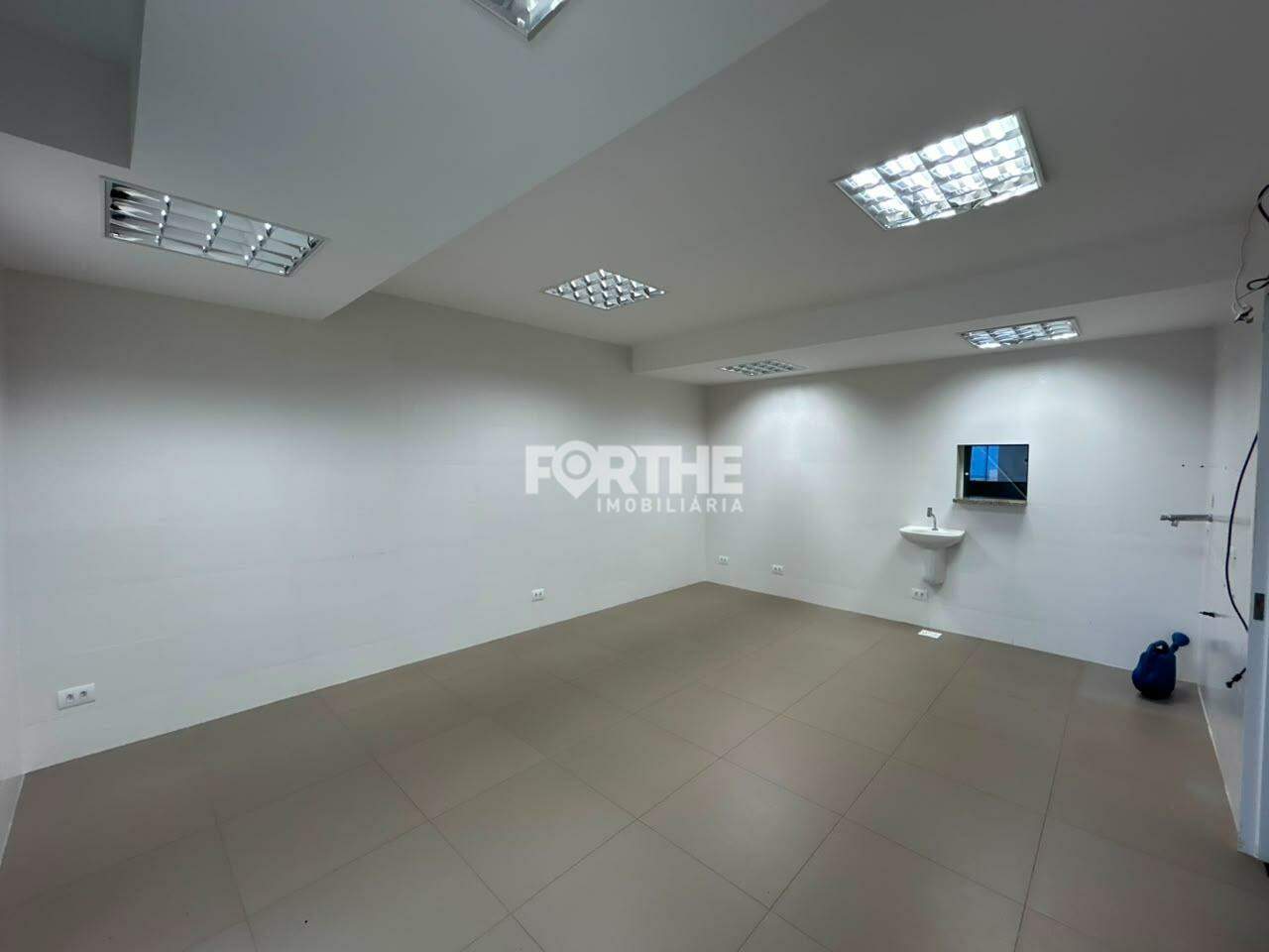 Sala comercial para aluguel no Centro: