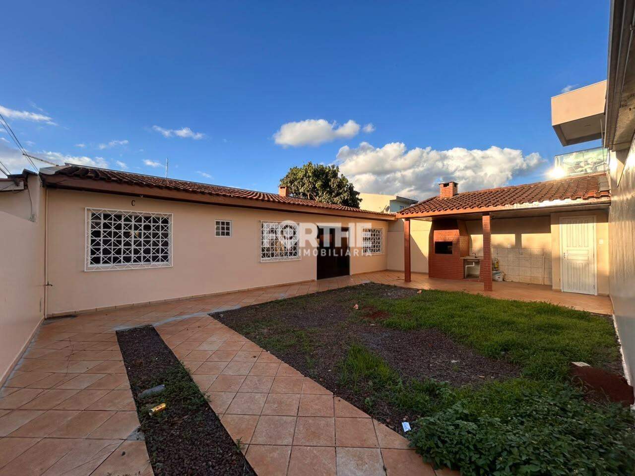 Casa 2 Dormitórios Floresta 70m²