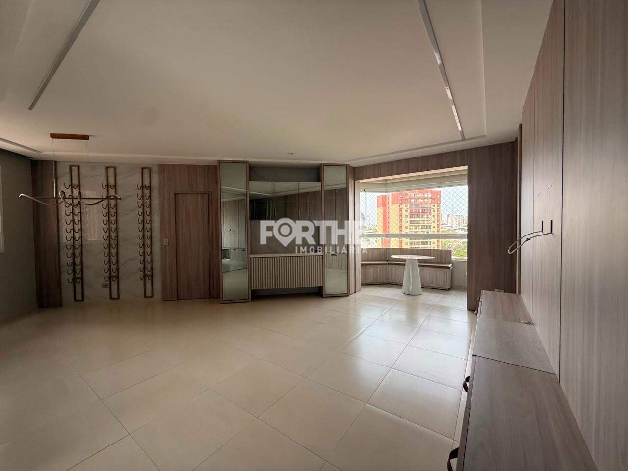 Apartamento 3 Dormitórios Centro 111m²