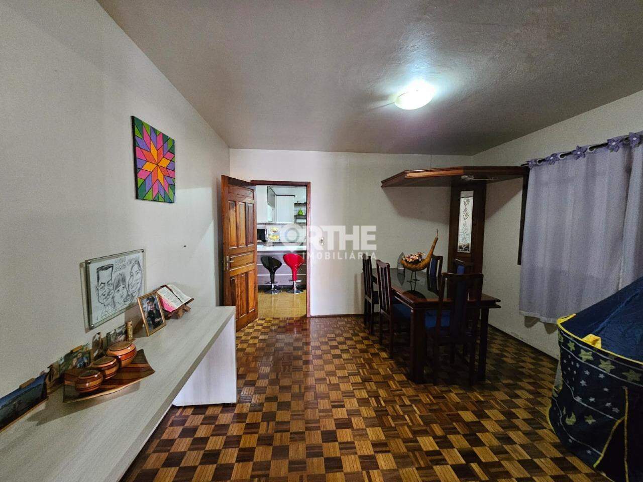Casa à venda no Universitário: 