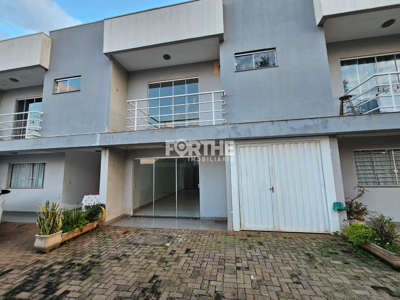 Sobrado em condomínio à venda no Região do Lago: 