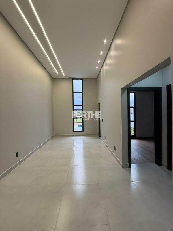 Casa à venda no Recanto Tropical II: sala e cozinha integradas