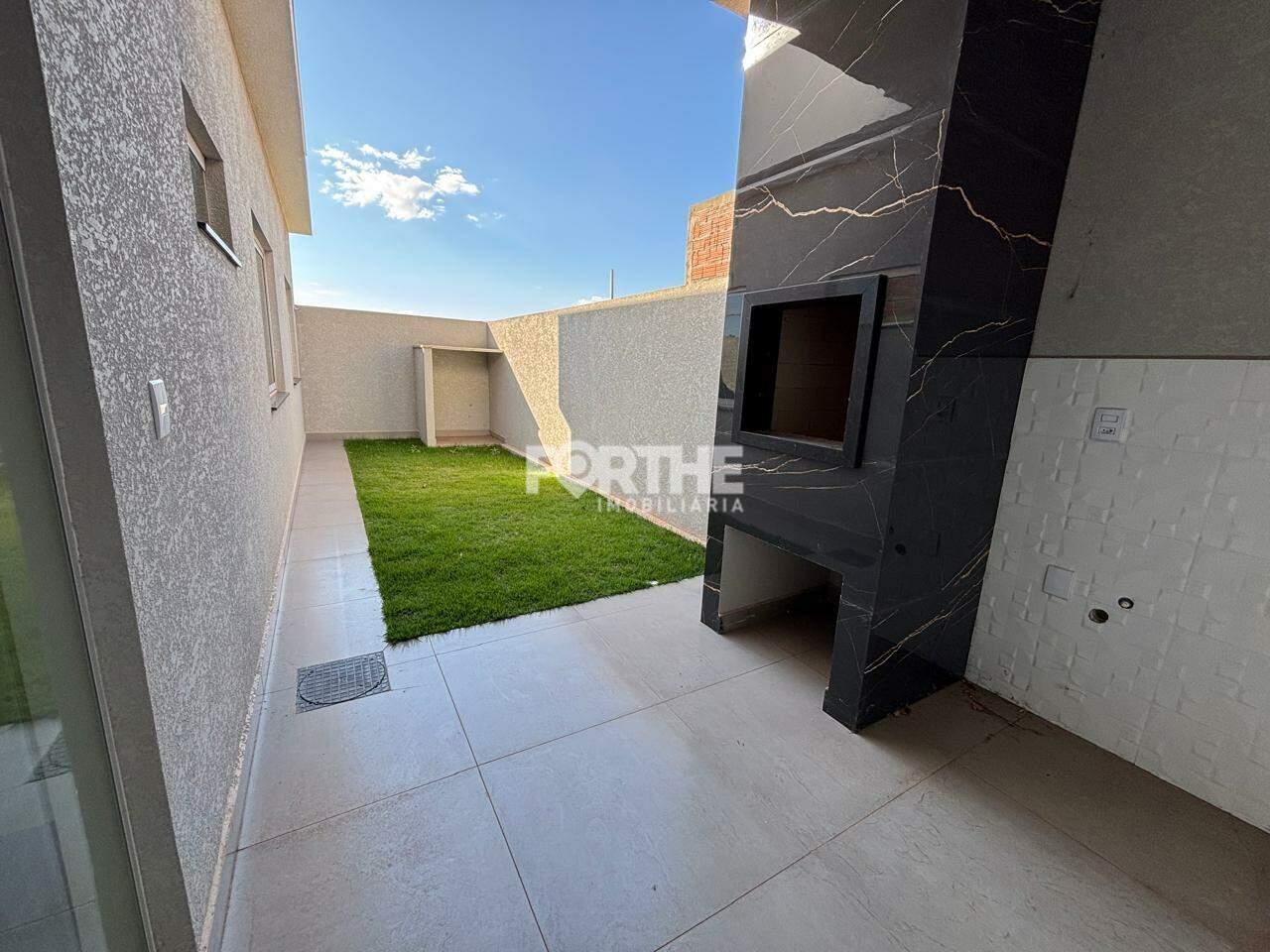 Casa à venda no Recanto Tropical IV: 