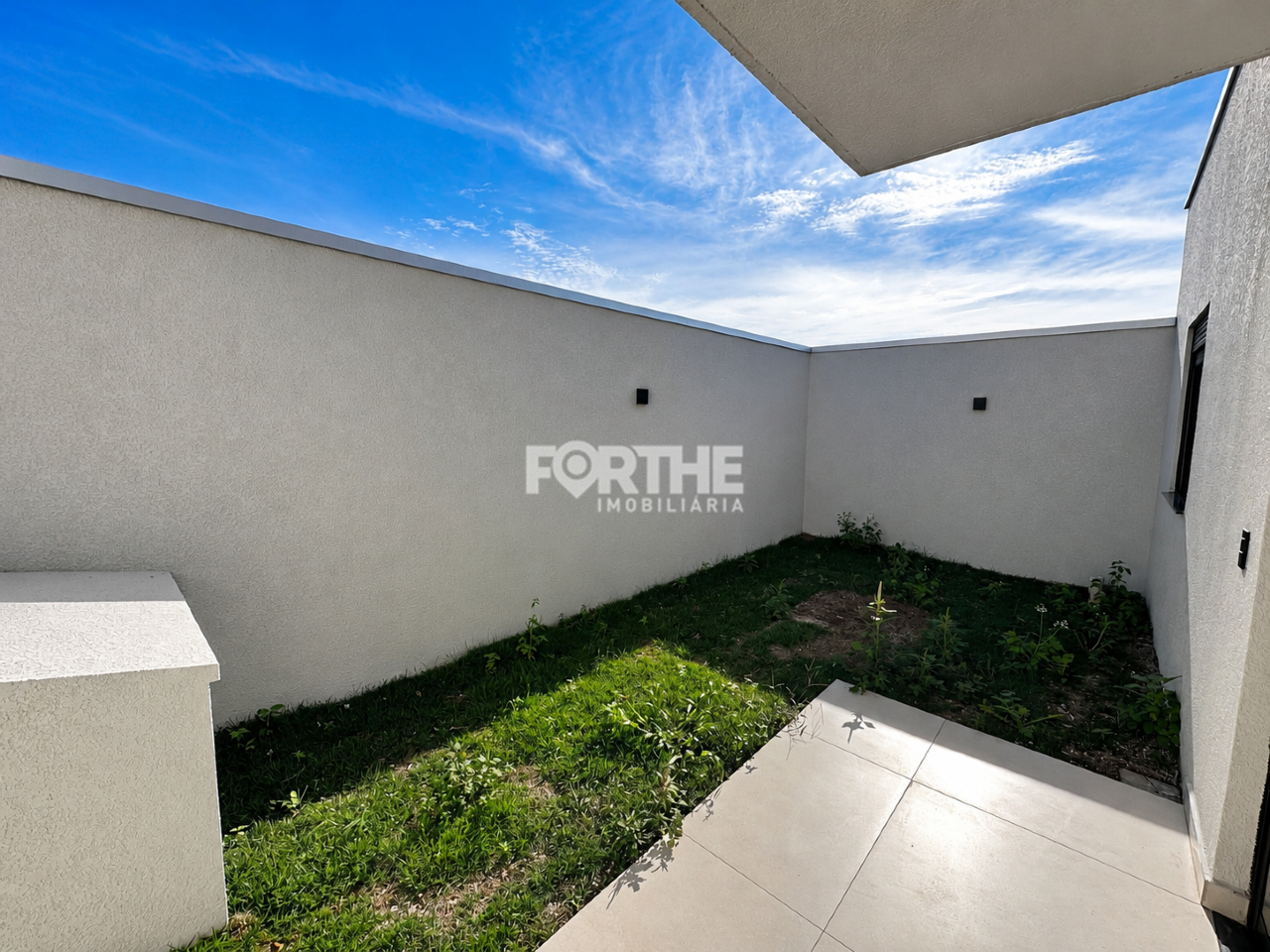 Casa à venda no Colinas Tropical II: