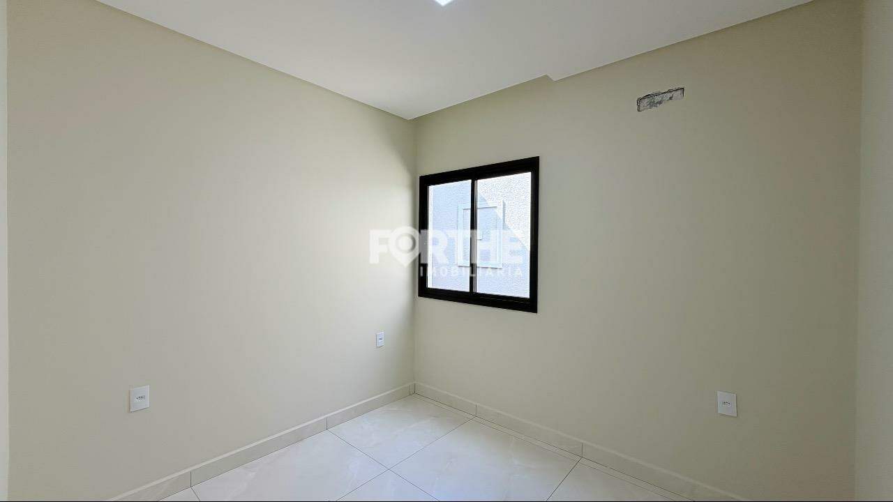 Casa à venda no Recanto Tropical III: Quarto