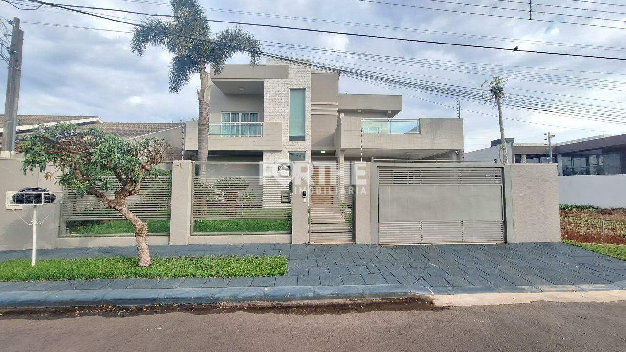 Sobrado à venda no Recanto Tropical: 