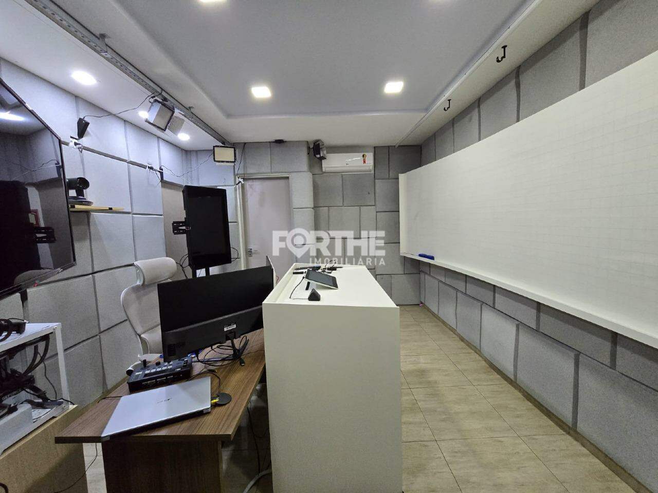 Sobrado à venda no Maria Luiza: 
