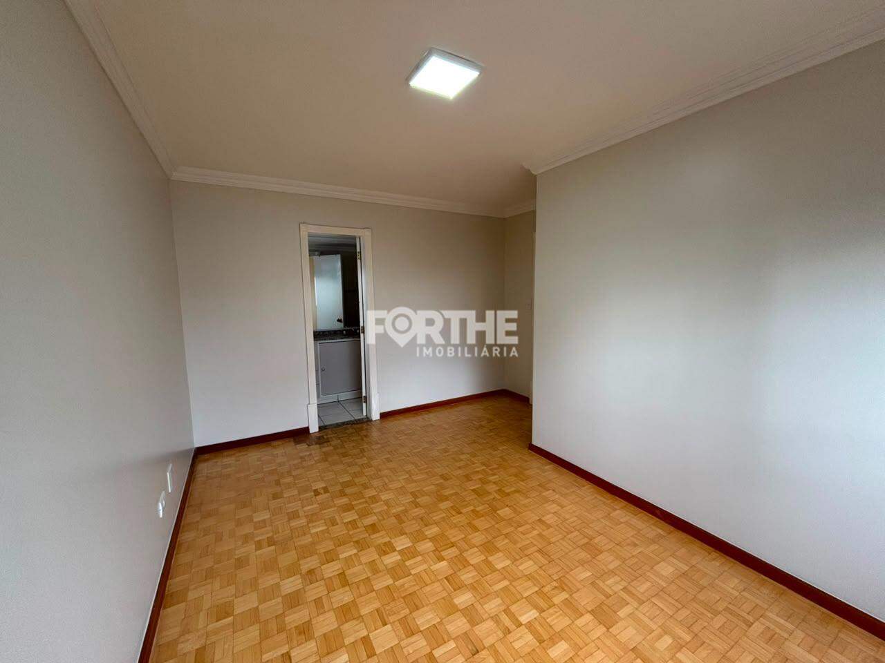 Apartamento para aluguel no Centro: 
