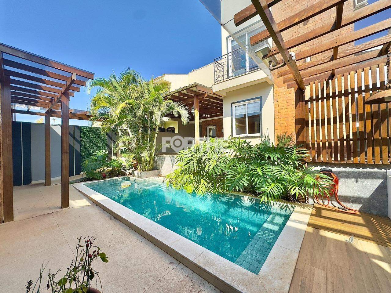 Casa em Condomínio 3 Dormitórios Gramado 268m²