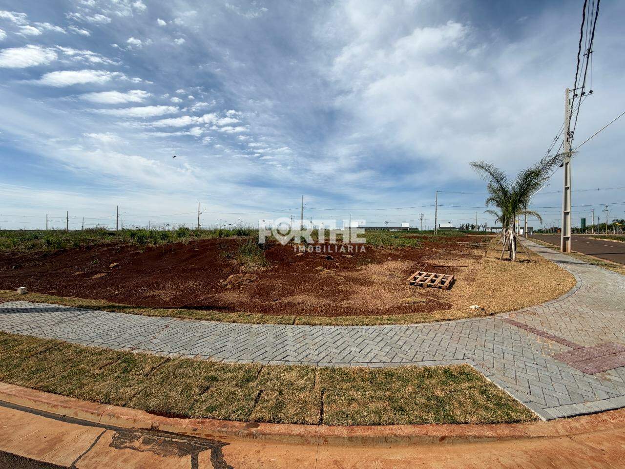 Terreno em condomínio à venda no FAG: 